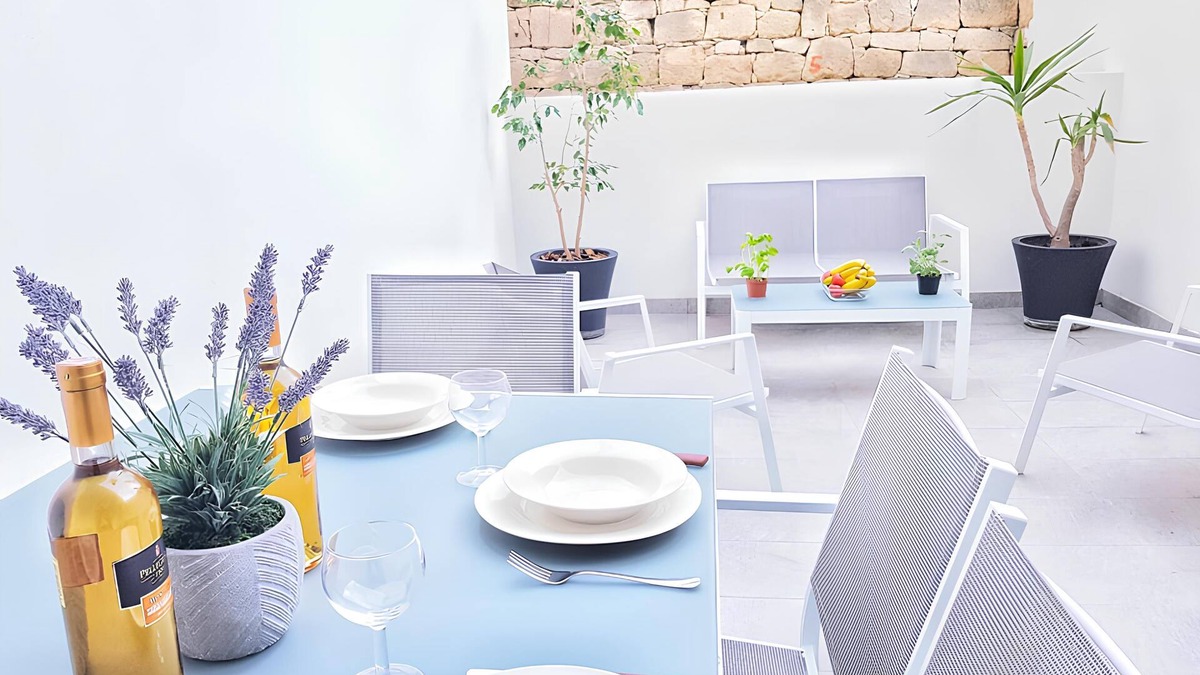 Gzira Resort | Elise Apartments