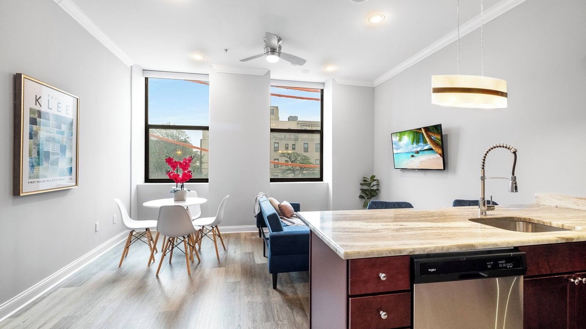 Olde Kensington Apartment | Elite 1BR Suite w/Pool & Gym