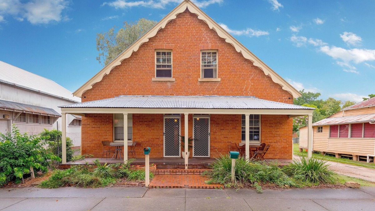 Grafton Villa | "Eliza" Victorian Red Brick Duplex Built 1845
