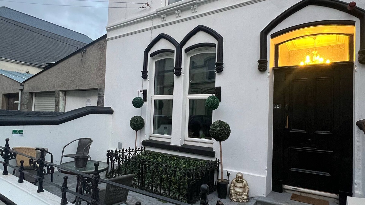 Douglas House | ELIZABETH GRACE HOUSE
