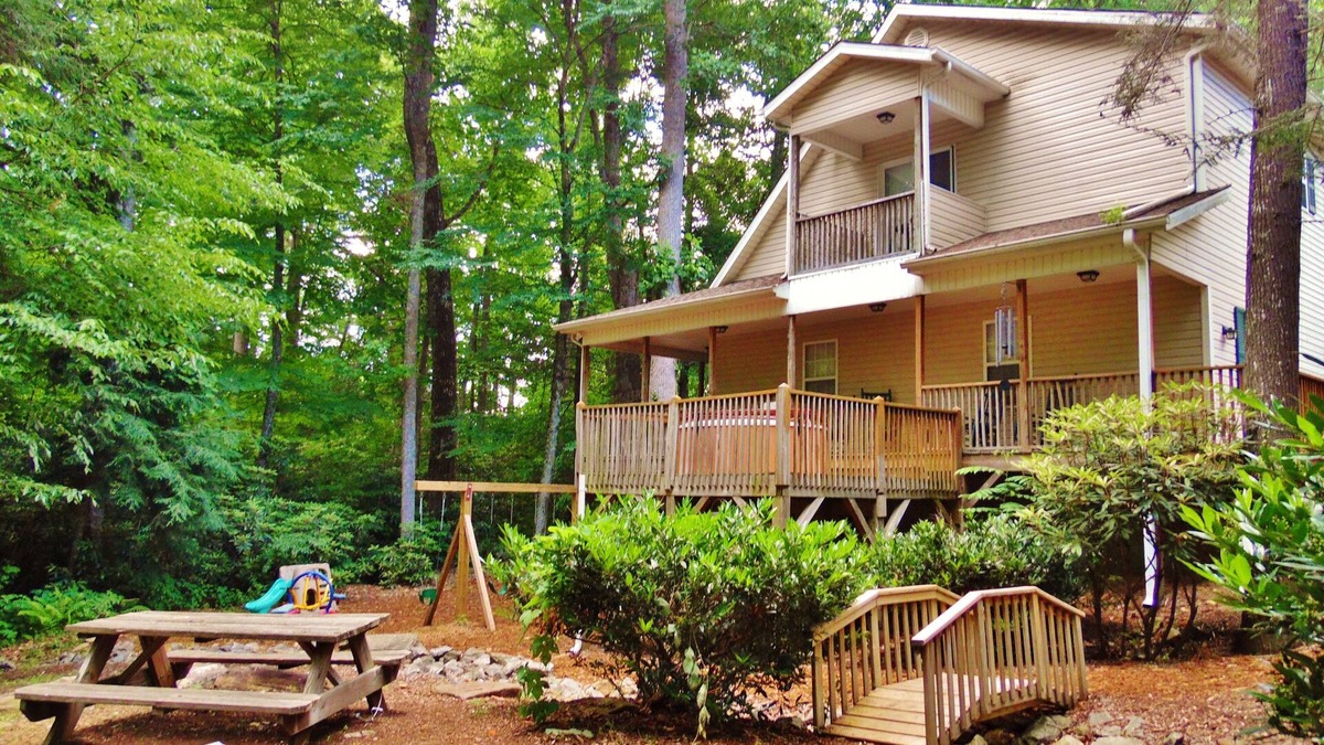 Maggie Valley Cabin | Elk Buck Gift Card, Creek, Hot Tub, Playground, Firepit Fireplace WiFi EZ-Access