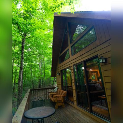 South Bloomingville House | Elk - by The Chalets