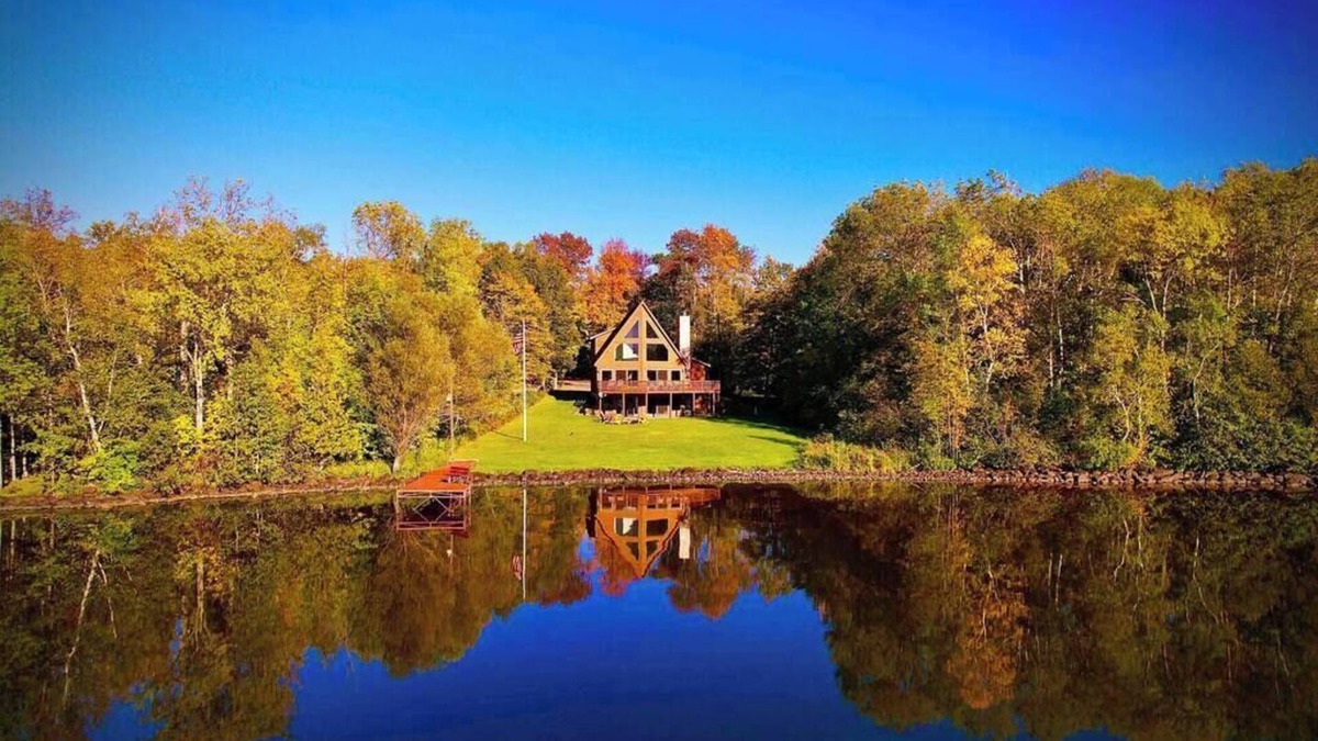 Bergland House | Elk House Hideaway on Lake Gogebic~Hot Tub & Sauna