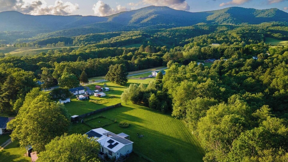 Marlinton House | Elk Mountain Apres’ - Private Getaway From Home