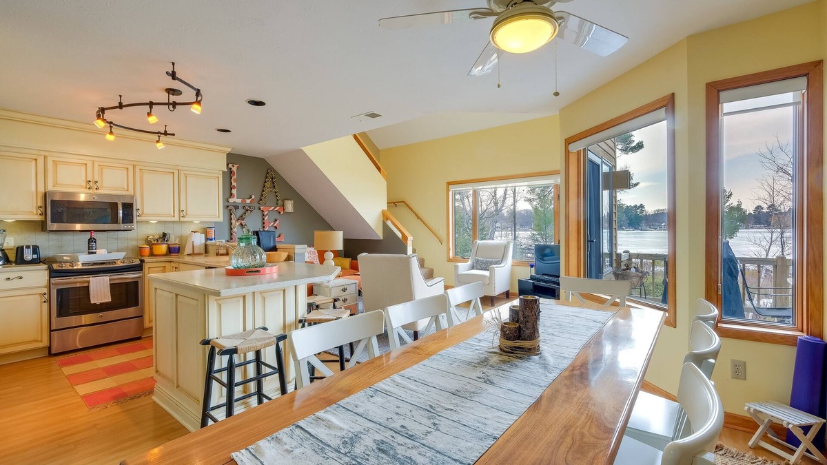 Elk Rapids Condo | Elk Rapids Condo w/Balcony Overlooking Elk Lake!