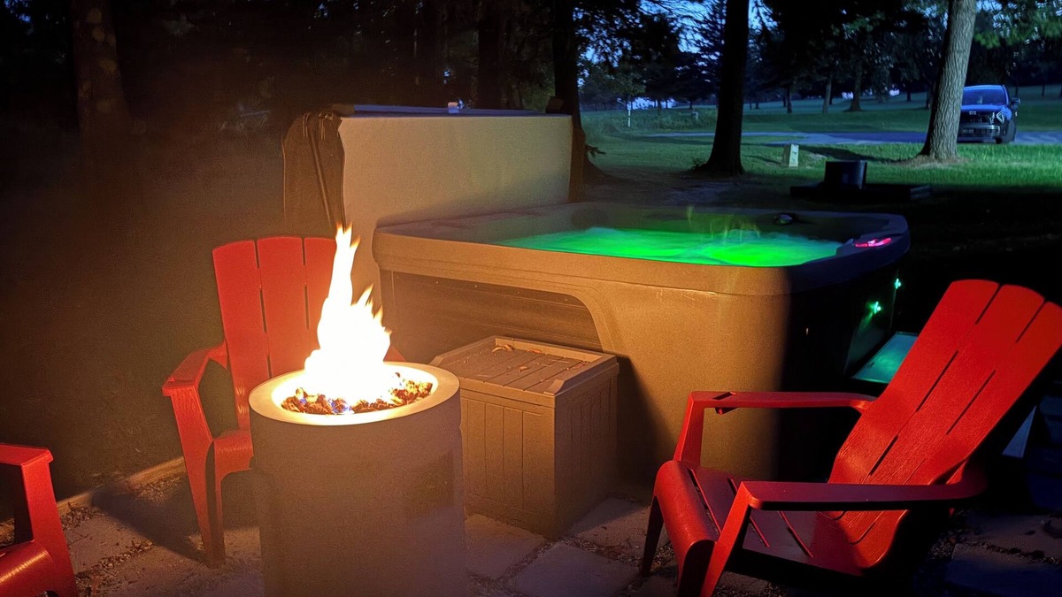 Hillman Ski Chalet | Elk Ridge at Thunder Bay Golf Resort Chalet. Pet friendly/Hot Tub/Golf Views