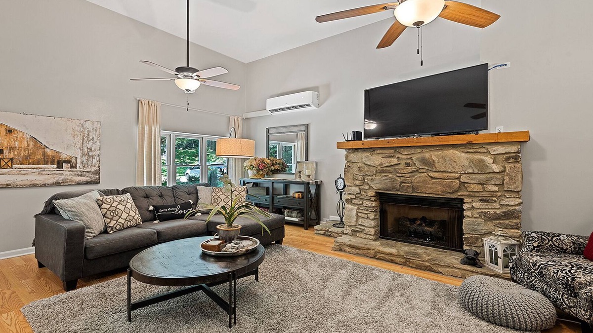 Maggie Valley House | Elk Valley Hideaway-Peaceful and Beautiful Creekside Escape w/Easy Access