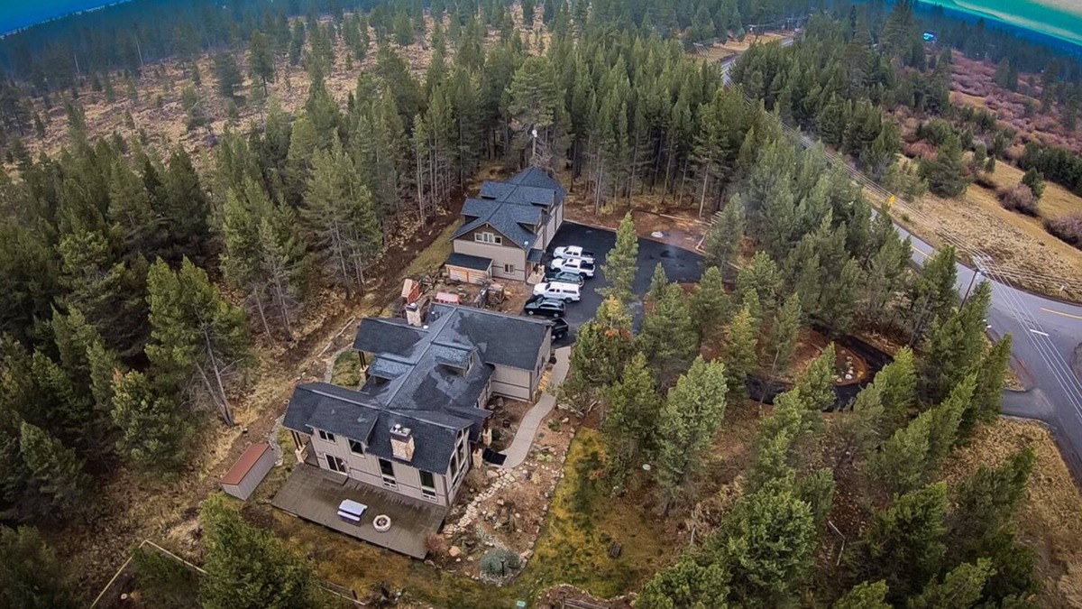 La Pine Ski Chalet | Elk View Lodge - Luxury Family Retreat in Oregon