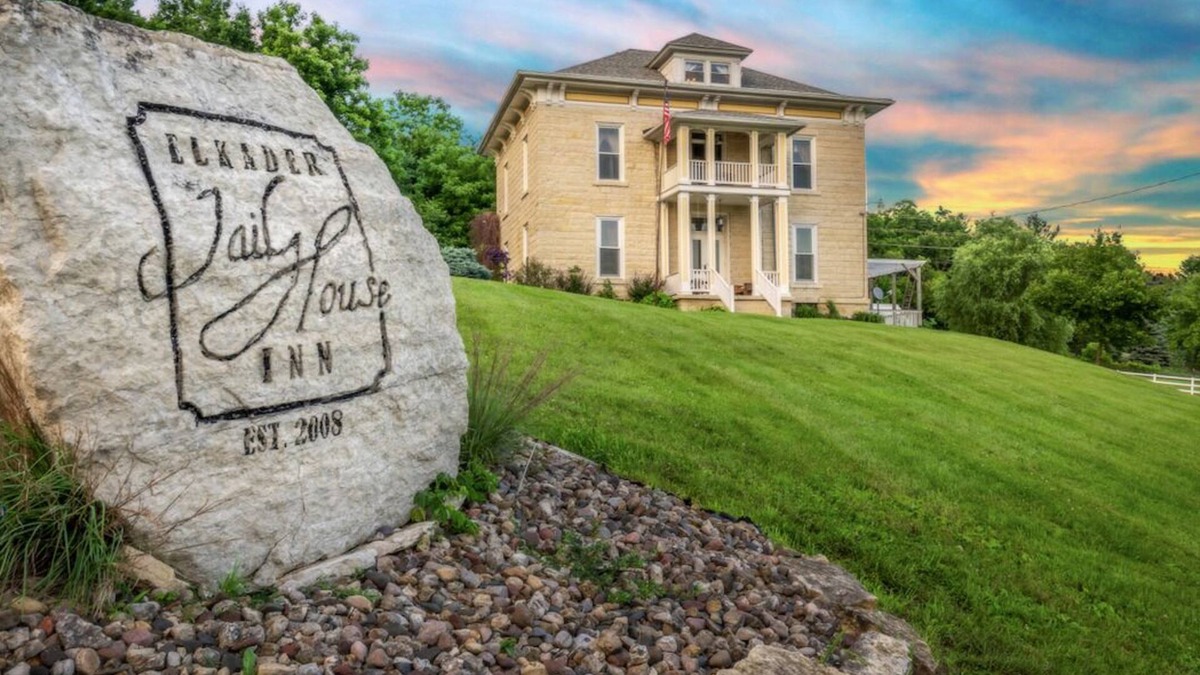 Elkader House | Elkader Jailhouse Inn (Entire Inn)