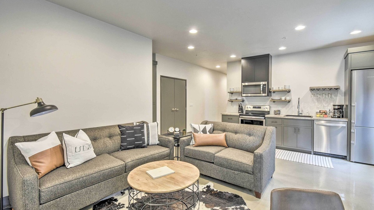 Elkhart Lake Condo | Elkhart Lake Townhome - 20 Mi to Sheboygan!