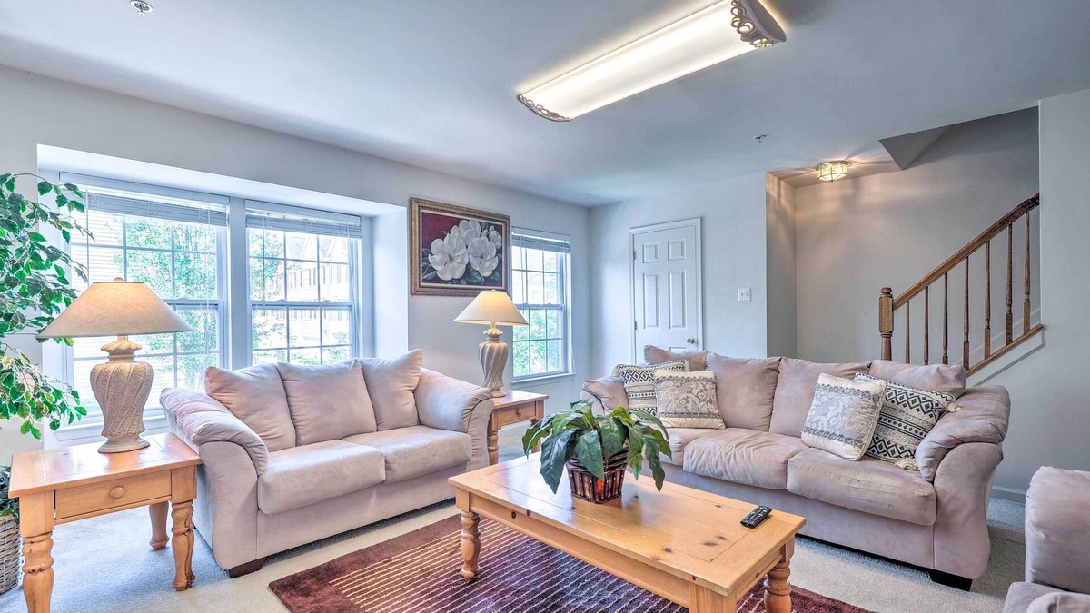 Elkridge House | Elkridge Townhome ~ 15 Mi to Dtwn Baltimore!