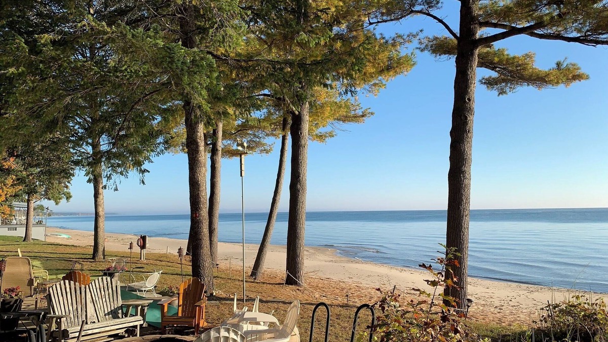 Tawas City Cabin | Ella’s Escape Located on Lake Huron and it is Pet Friendly!