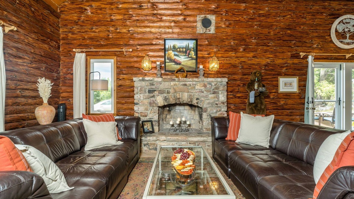 Front Royal Cabin | Ellie's Log Cabin with Beautiful Mountain Views
