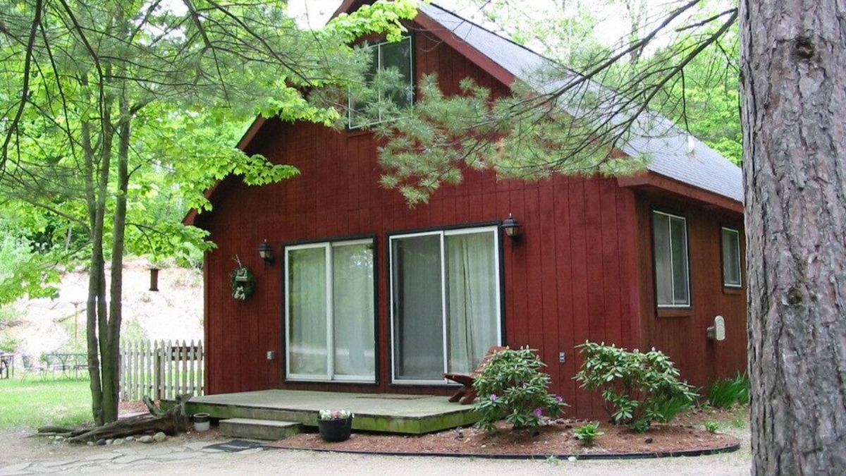 Grawn House | Ellis Lake Resort - Chalet - Interlochen/Traverse City