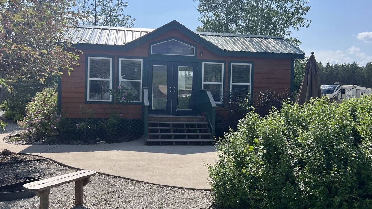 West Glacier Cabin | Elm Cabin at West Glacier
