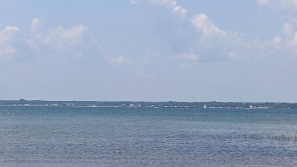 Tawas City Cottage | (Elm) Cozy Lakeside 2 Bed 2 Bath Cottage - Pets OK