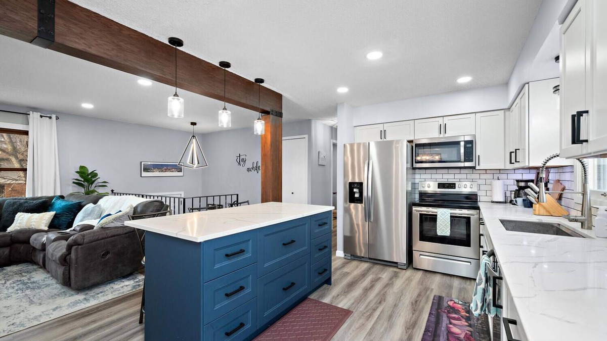 Maple Grove House | Elm Creek Retreat in Maple Grove -Entire House
