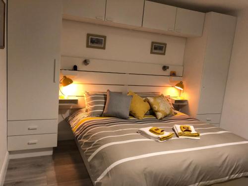 Schull House | Elm Grove