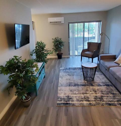 Port Colborne Apartment | Elm Park