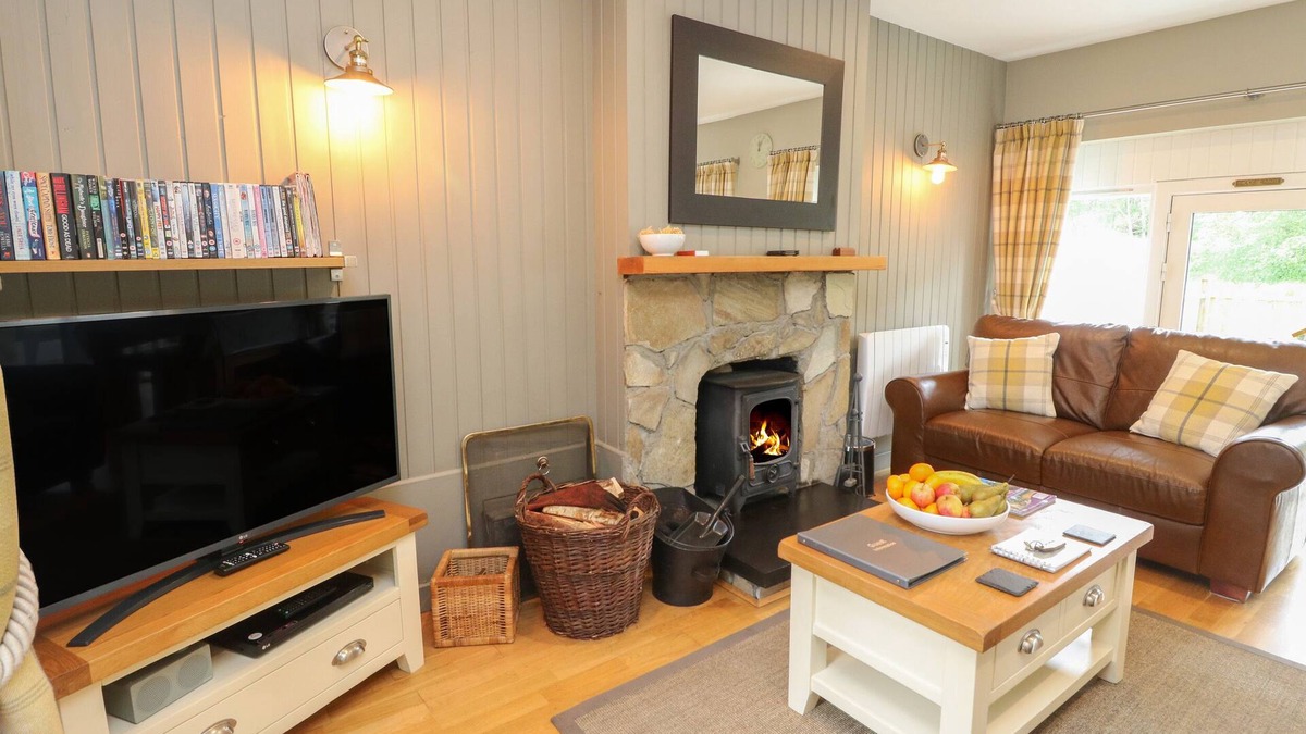 Newtonmore Cottage | ELM, pet friendly, luxury holiday cottage in Newtonmore