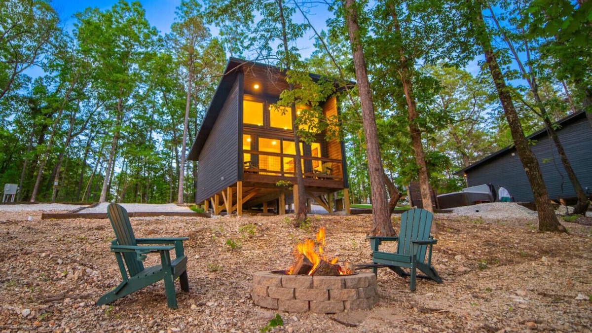 Jasper Cabin | Elm Springs Hollow Modern Cabin, 3 mi. to BNR
