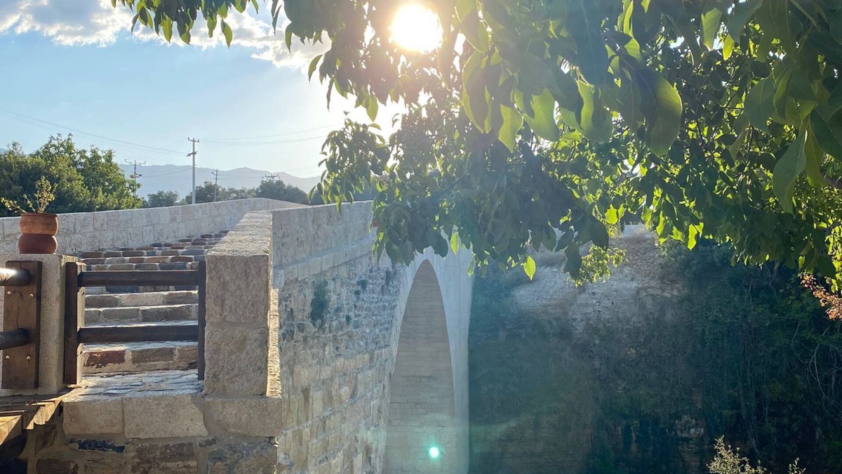 Karacasu House | Elmas Restaurant ve Pansiyon