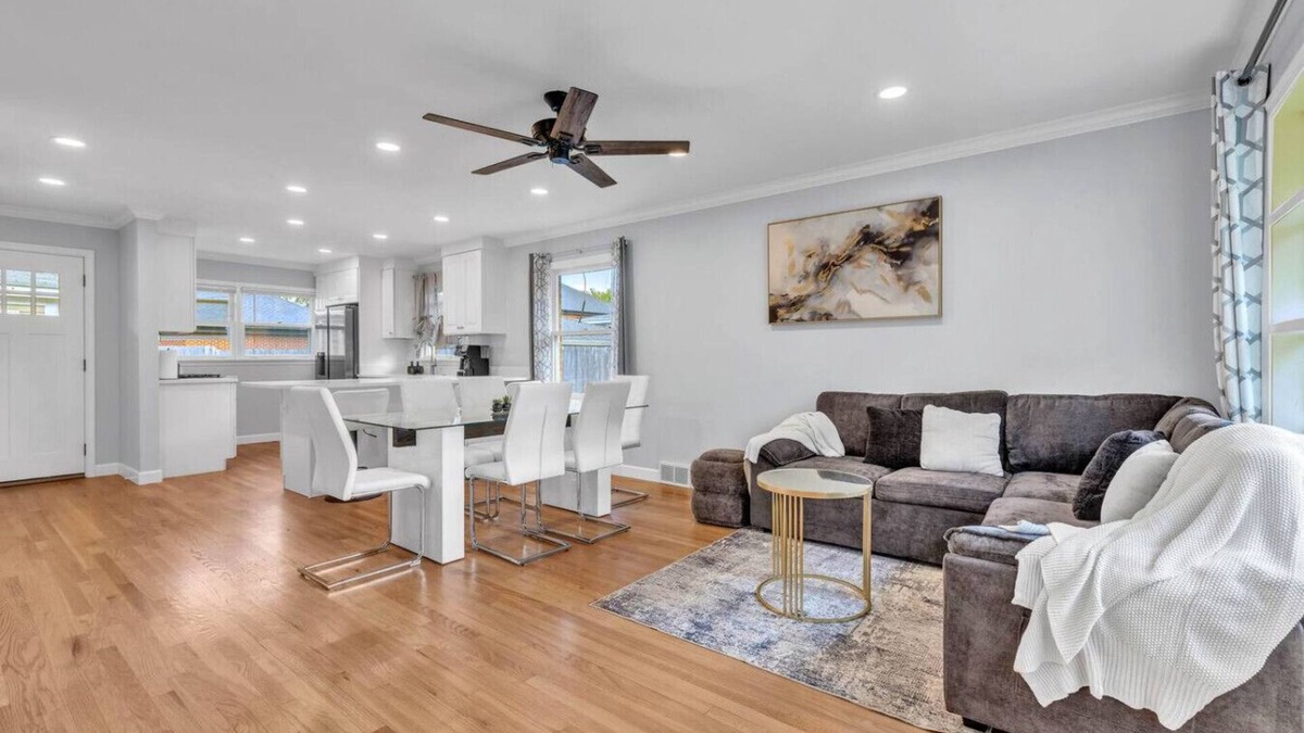 Elmhurst Apartment | Elmhurst Gem – Ideal Mid-Term Rental, Top Location