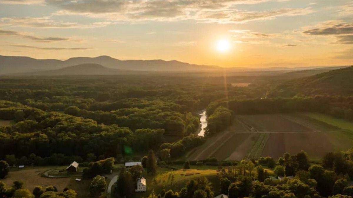 Catskill Apartment | Elmhurst House/Town-House- Top Floor - 3bd Catskill Mtn View