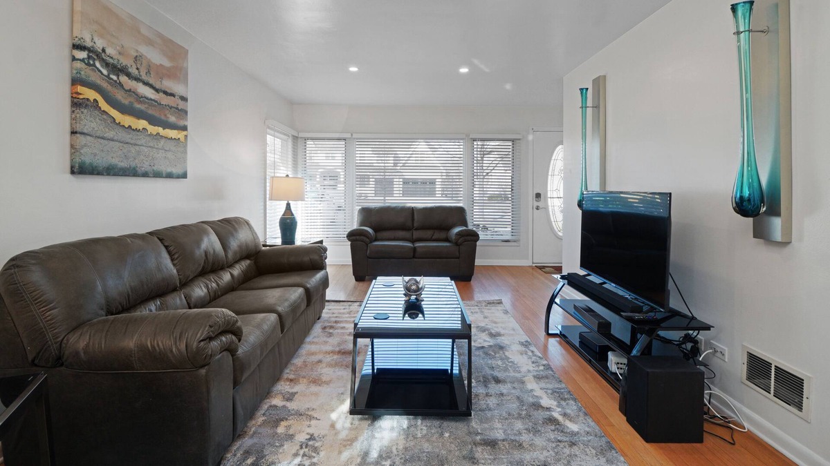 Elmhurst House | Elmhurst Rental