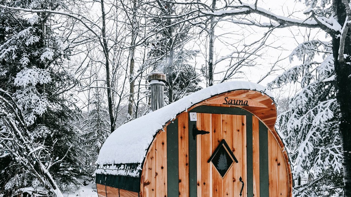 Trout Creek House | Elmwood Outpost is an off-grid cabin experience.