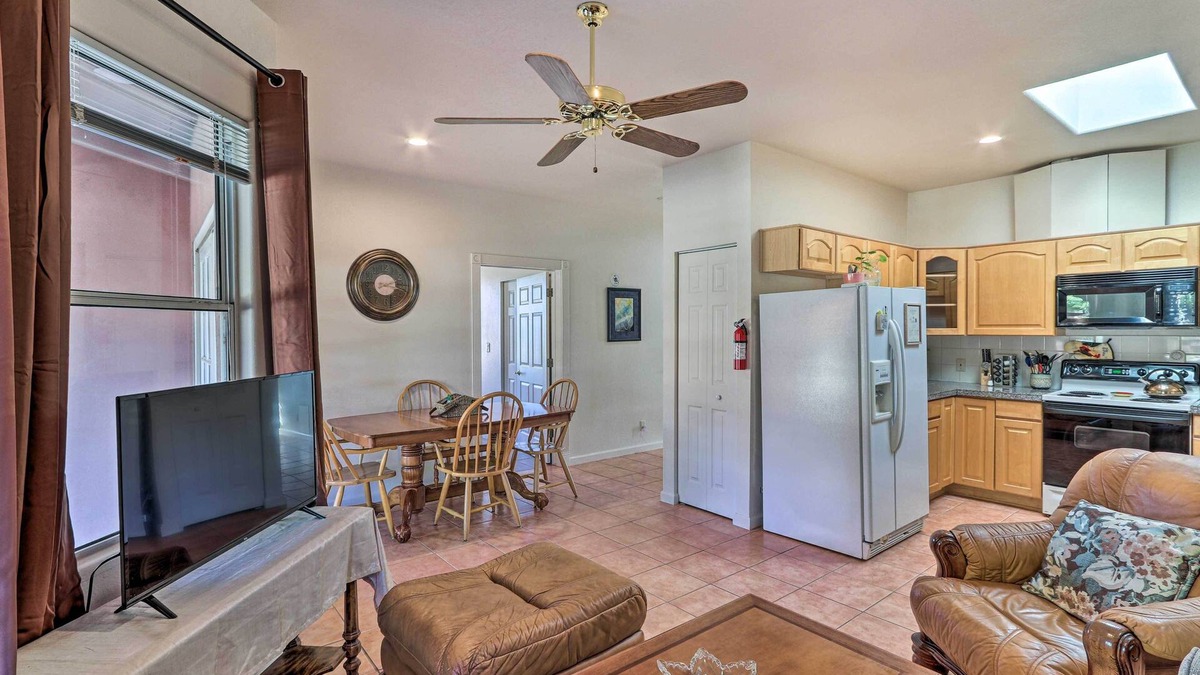 Eleven Mile Corner Apartment | Eloy Desert Oasis w/Courtyard & Pool Access!