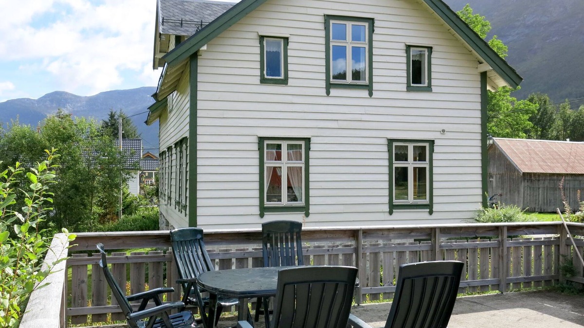 Forde House | Elvehuset by Interhome