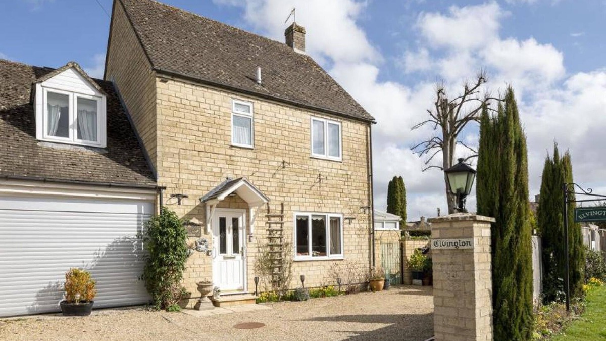 Bourton-on-the-Water Cottage | Elvington Cottage, The Heart of the Cotswolds