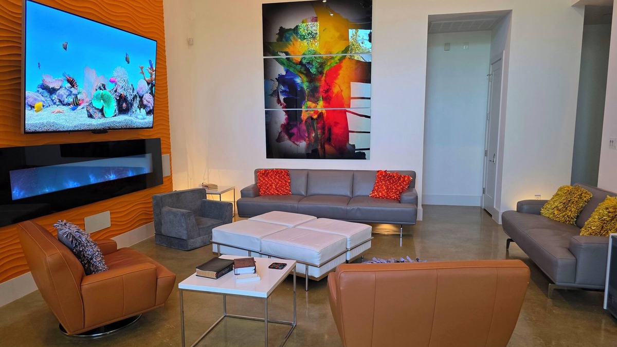 Wetmore House | Elysian Haven - Modern Urban Oasis in a Peaceful Neighborhood