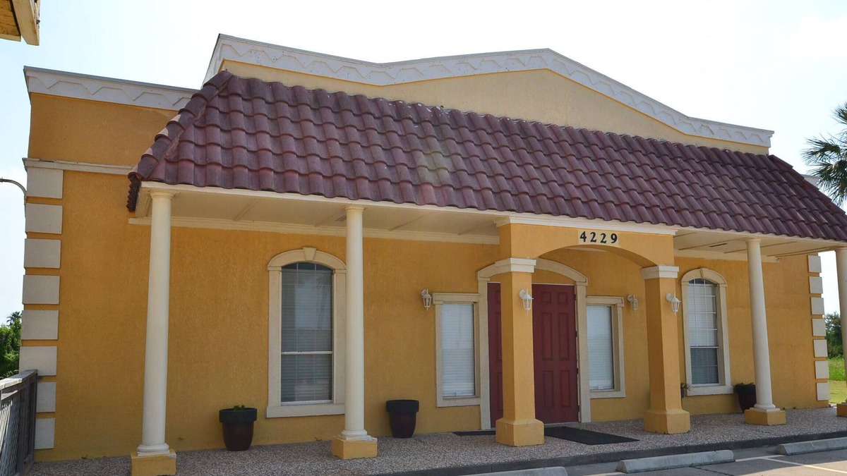 Pirates Beach West House | EMAIL FOR SUMMER SPECIALS !!! AWESOME SECOND ROW BEACHSIDE HOME WITH PRIVATE POOL ON 1/2 ACRE