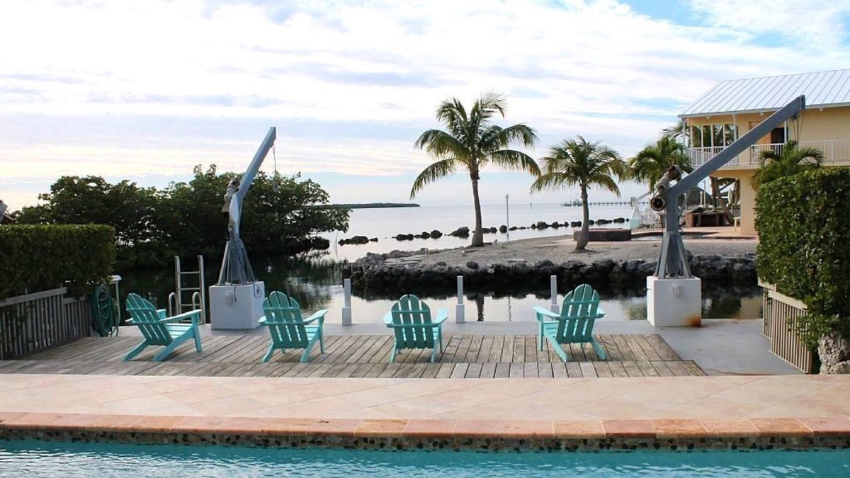Monroe County House | EMAIL WITHIN FOR ALL INQUIRES DIRECT OCEANFRONT JEWEL,Heated Salt Pool,70Ft Doc