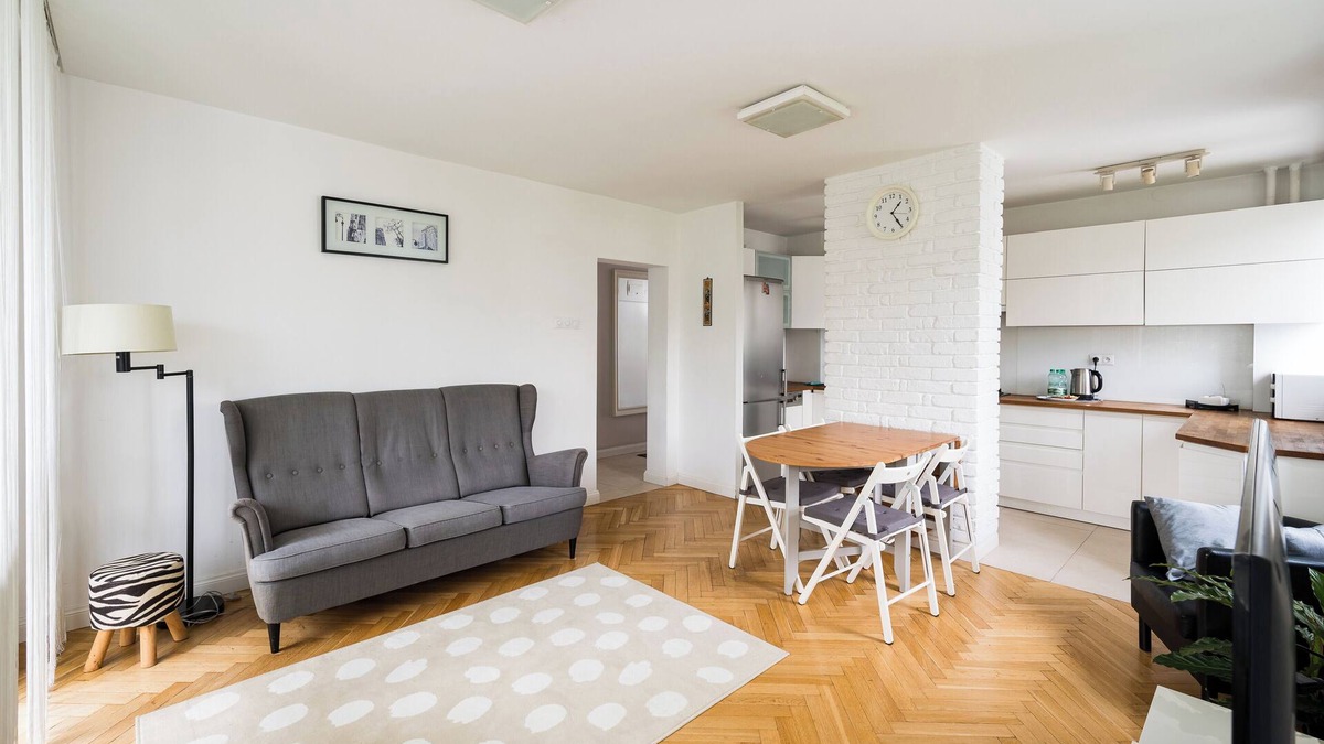 Srodmiescie Apartment | Embassy Avenue At Royal Park