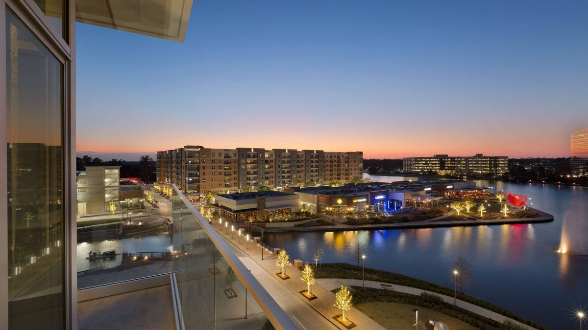 The Woodlands Hotel | Embassy Suites by Hilton The Woodlands at Hughes Landing