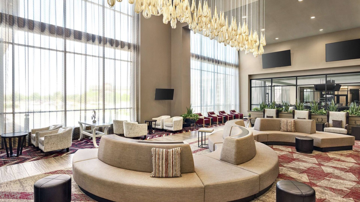 Round Rock Hotel | Embassy Suites by Hilton Round Rock