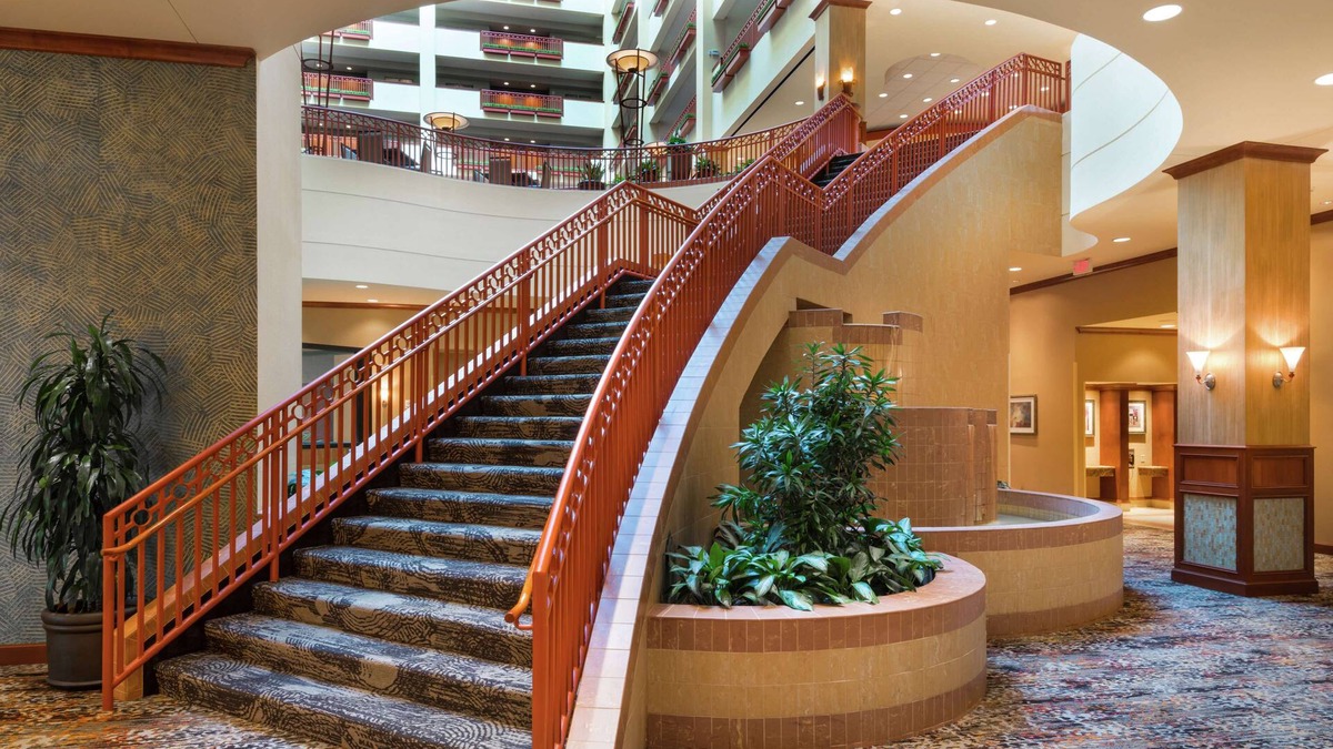 St. Charles Hotel | Embassy Suites by Hilton St. Louis St. Charles