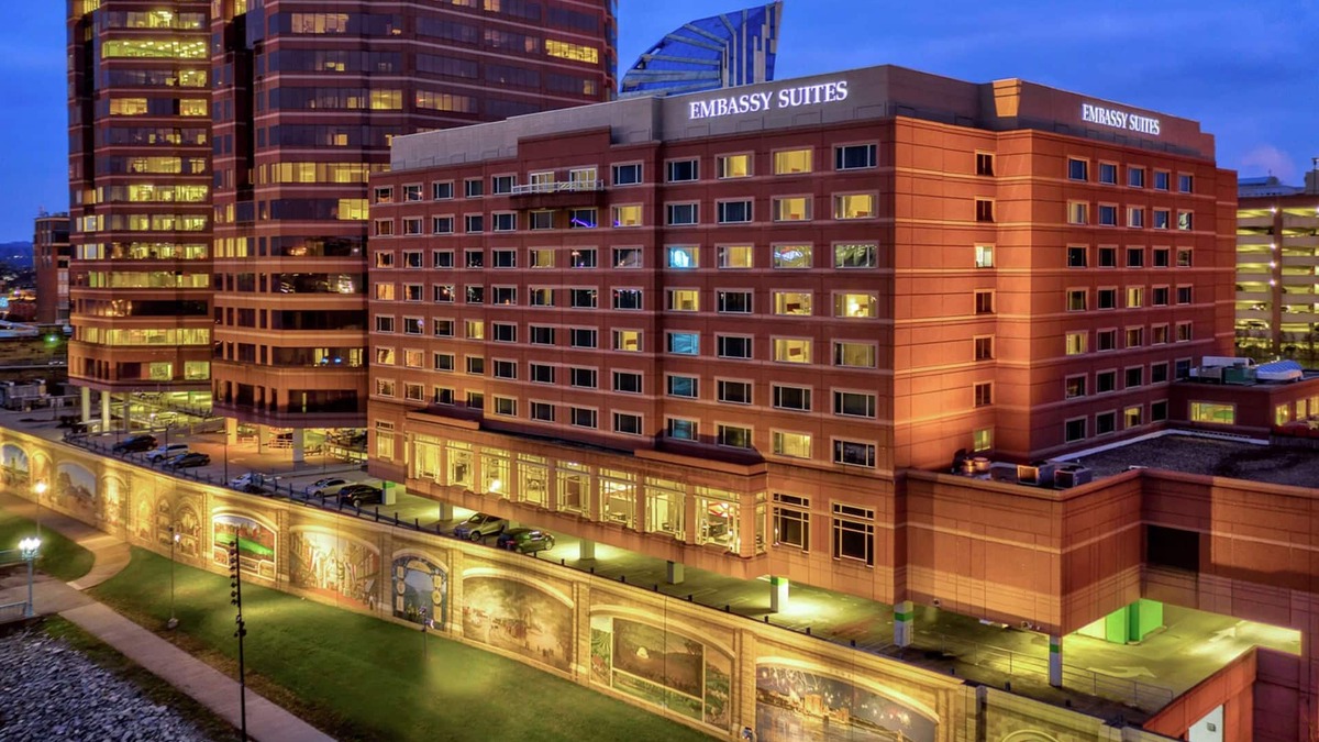 Covington Hotel | Embassy Suites by Hilton Cincinnati RiverCenter