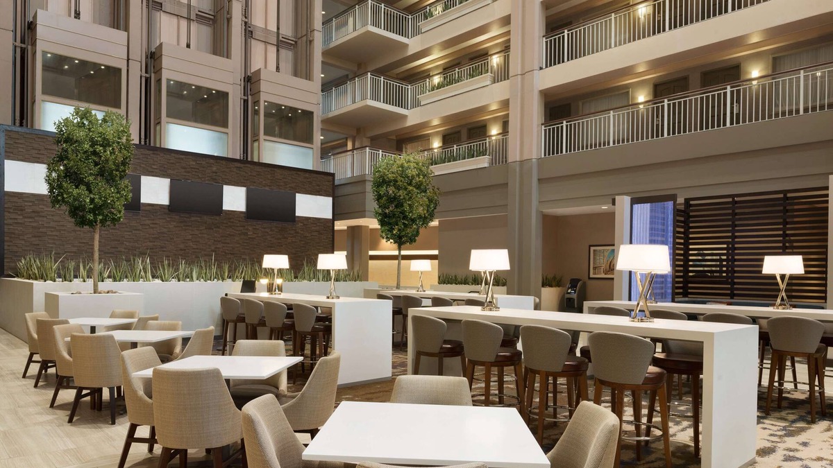 Lombard Hotel | Embassy Suites by Hilton Chicago Lombard Oak Brook