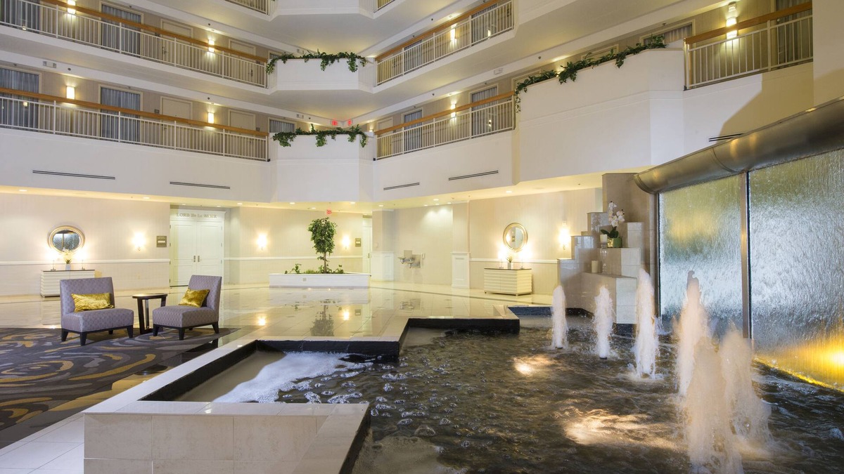 Yorkshire Hotel | Embassy Suites by Hilton Newark Wilmington South