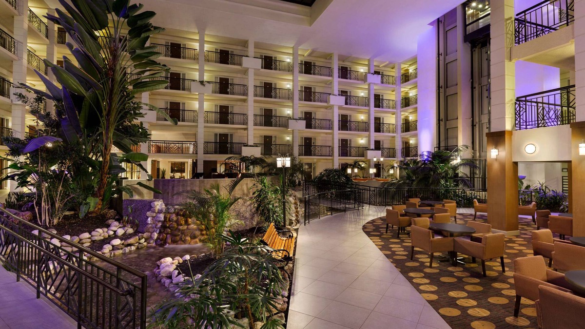 Piscataway Hotel | Embassy Suites by Hilton Piscataway Somerset