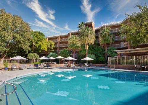 Tucson Hotel | Embassy Suites by Hilton Tucson East