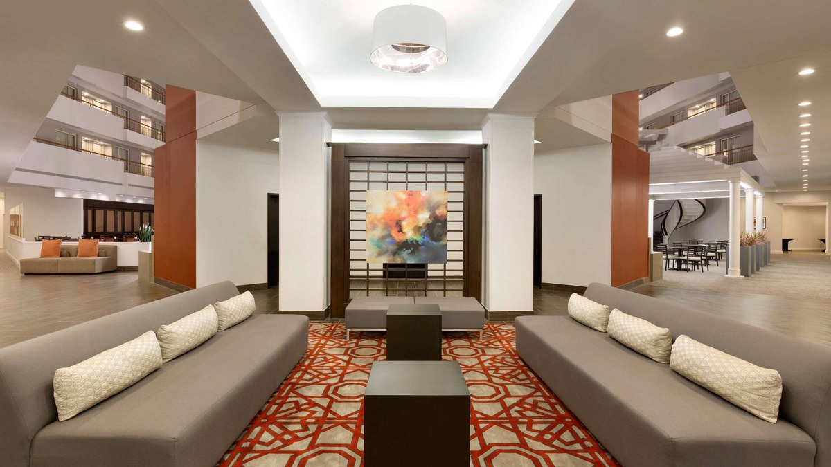 Linthicum Heights Hotel | Embassy Suites by Hilton Baltimore at BWI Airport