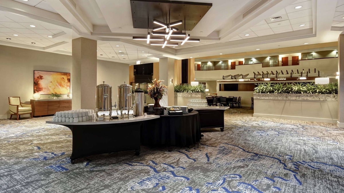 Charleston Hotel | Embassy Suites Charleston