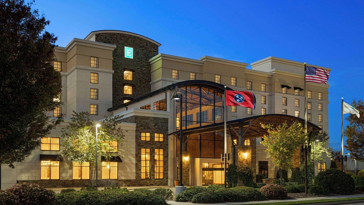 Twin Brook Hotel | Embassy Suites Chattanooga/Hamilton Place
