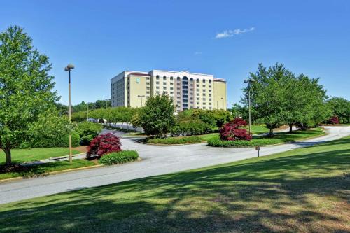 Greenville - Spartanburg Resort | Embassy Suites Greenville Golf Resort & Conference Center