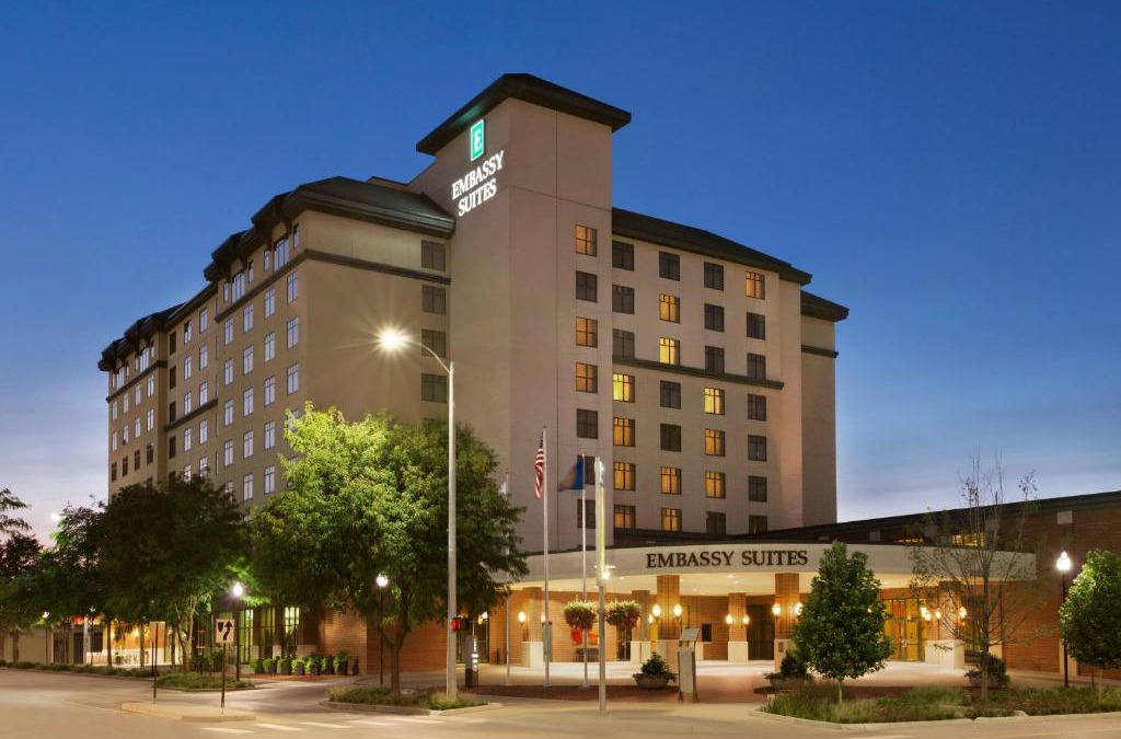 Downtown Lincoln Hotel | Embassy Suites Lincoln